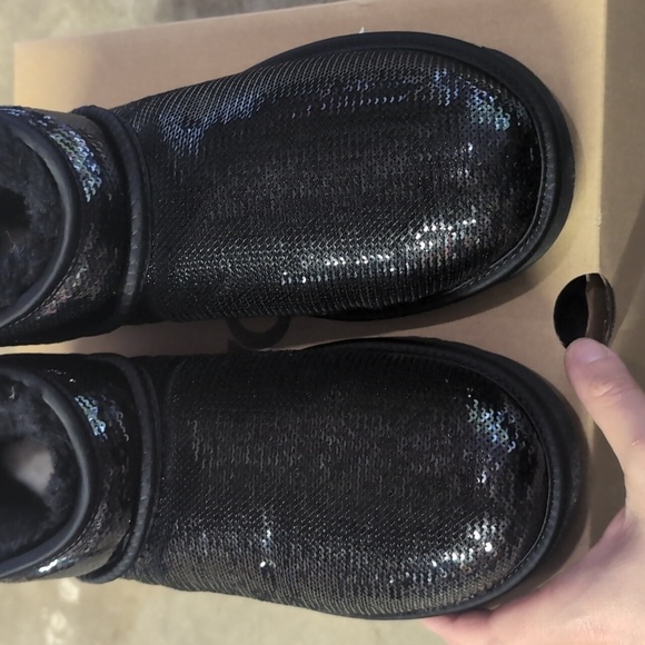 UGG with Classic Ultra Mini Mirror Ball - Picture 8 of 8